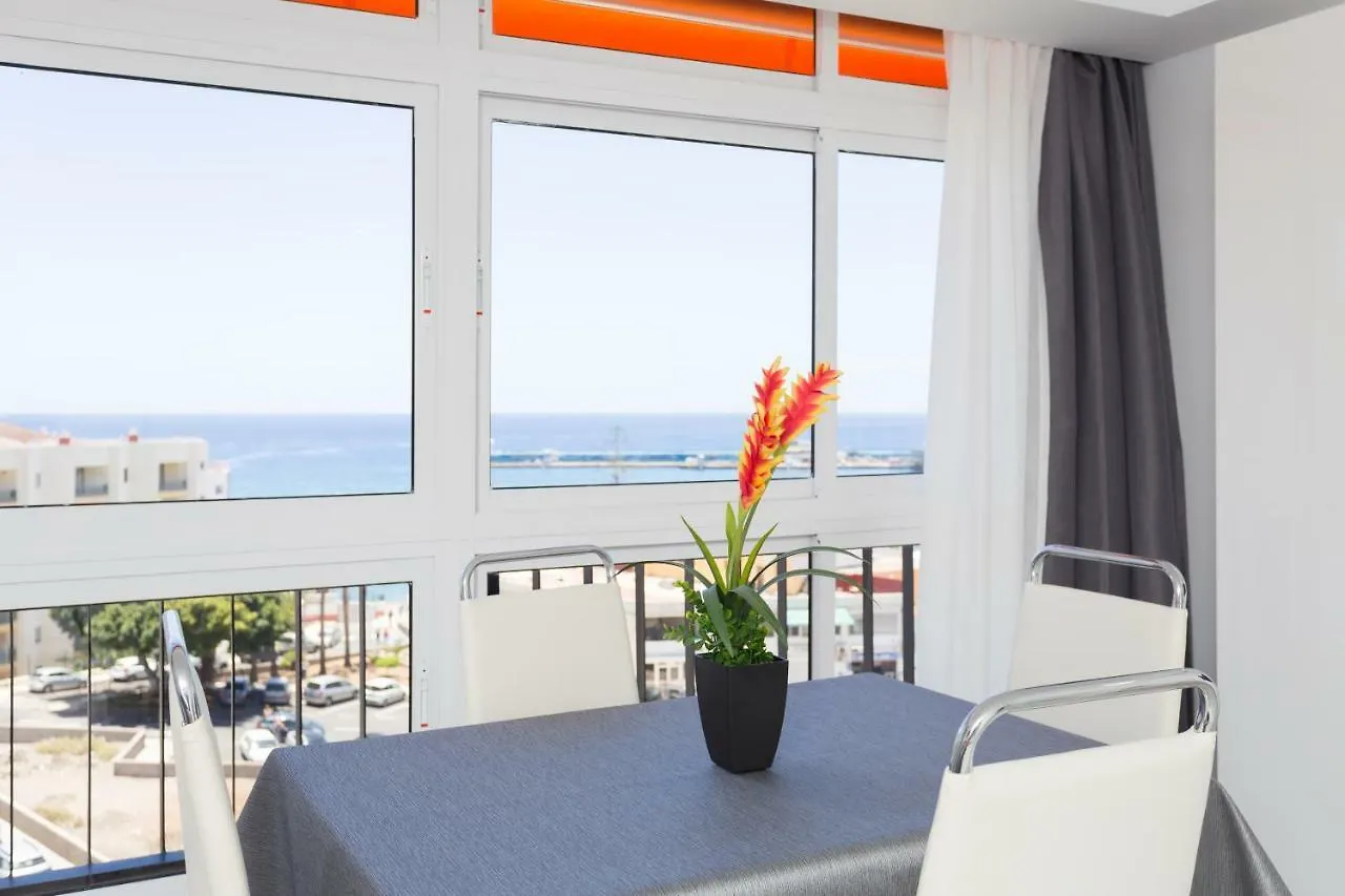 דירה 63 Los Cristianos First Sea Line, Parking, Wi Fi ספרד
